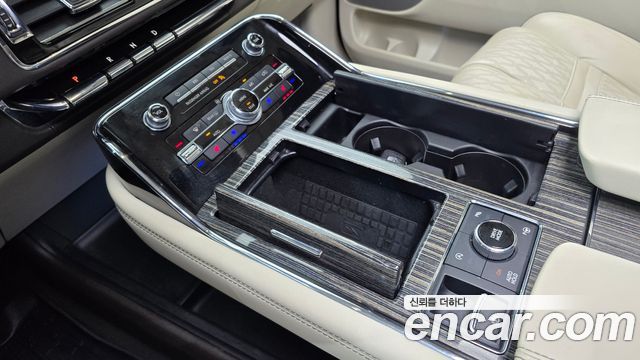 Lincoln Navigator (IV) 3.5L Black Label 2020 — фото 35