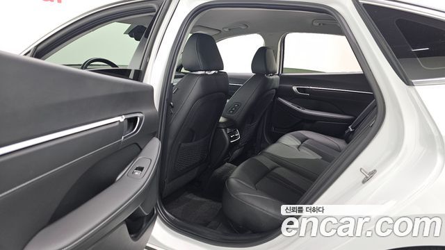 Hyundai Sonata The Edge (DN8) 2.0 Exclusive 2024 — фото 12