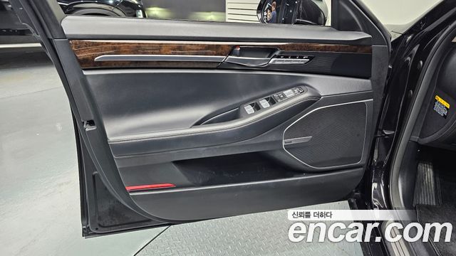 Genesis G90 3.8 AWD Luxury 2019 — фото 24