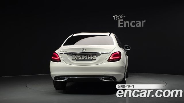 Mercedes-Benz C-Class (W205) C220 d Avantgarde 2019 — фото 4