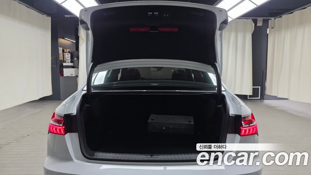 Audi A6 (C8) 45 TFSI Premium 2023 — фото 18