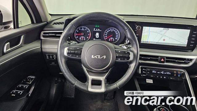 Kia K5 (III) 2.0 Prestige 2023 — фото 13