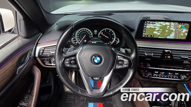 BMW 5 Series (G30) 520d xDrive M Sport Package Plus 2018 — фото 17