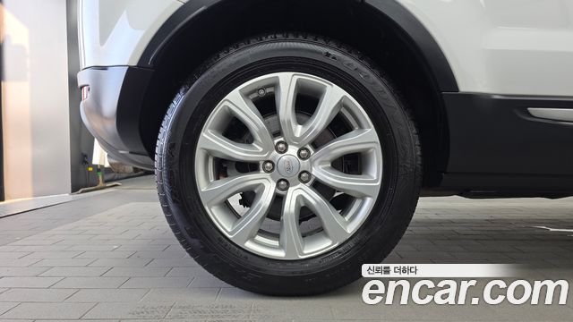 Land Rover Range Rover Evoque 2.0 TD4 SE 2019 — фото 5
