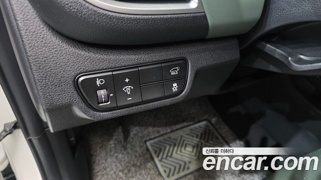 Kia Seltos Gasoline 1.6 Turbo 2WD Gravity 2023 — фото 14