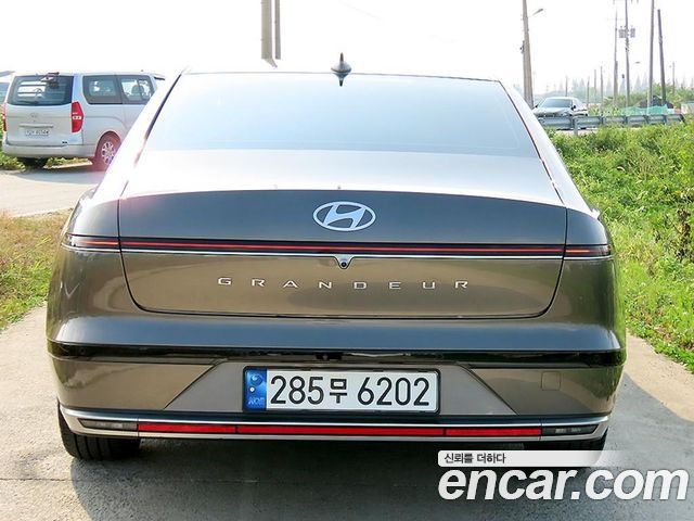 Hyundai Grandeur (GN7) 2,5 Gasoline 2WD Exclusive 2023 — фото 4