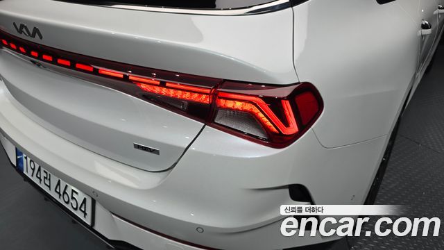 Kia K5 Hybrid (III) Signature 2022 — фото 23