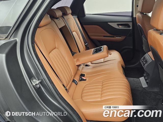 Jaguar F-PACE 20d Portfolio 2019 — фото 16