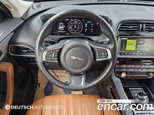 Jaguar F-PACE 20d Portfolio 2019 — фото 17