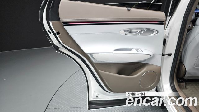 Genesis GV70 2.5T Gasoline 2WD 2025 — фото 31