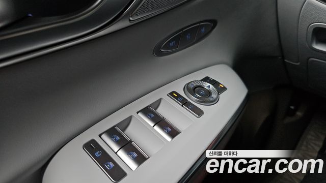 Genesis GV70 2.5T Gasoline 2WD 2025 — фото 39