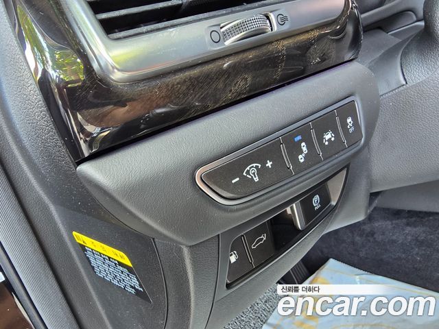 Genesis EQ900 3.3 T-GDI AWD Prestige 2017 — фото 20