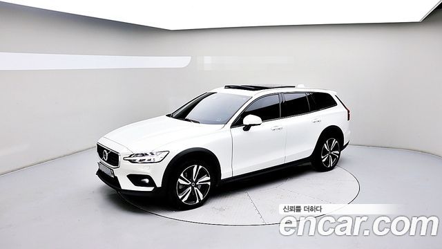 Volvo V60 Cross Country (II) T5 Pro AWD 2019 — фото 5