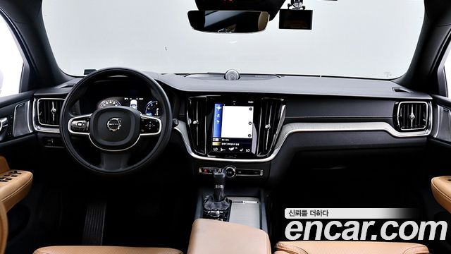 Volvo V60 Cross Country (II) T5 Pro AWD 2019 — фото 9