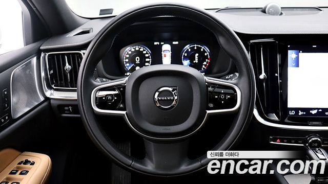 Volvo V60 Cross Country (II) T5 Pro AWD 2019 — фото 10