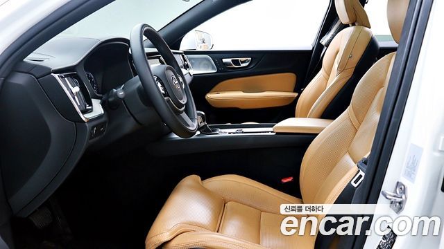 Volvo V60 Cross Country (II) T5 Pro AWD 2019 — фото 20