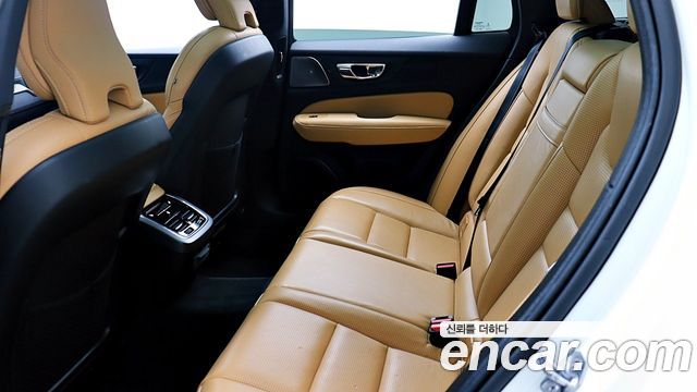Volvo V60 Cross Country (II) T5 Pro AWD 2019 — фото 21