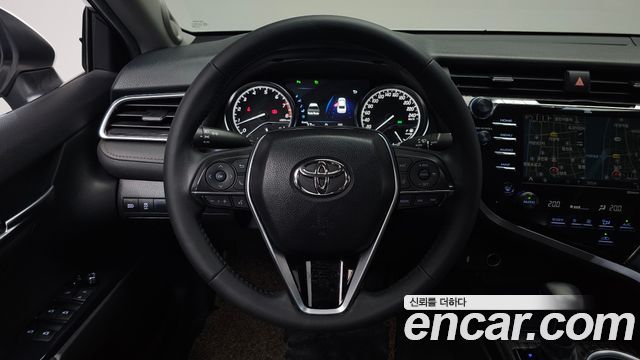 Toyota Camry (XV70) 2.5 2018 — фото 13