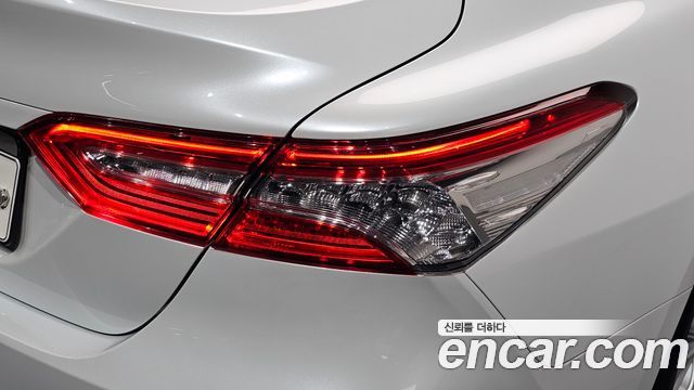 Toyota Camry (XV70) 2.5 2018 — фото 23