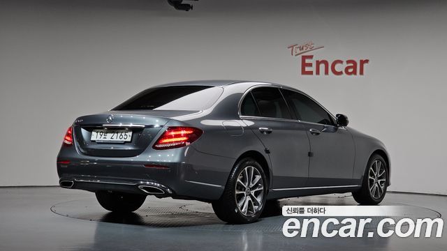 Mercedes-Benz E-Class (W213) E300 Exclusive Standard 2018 — фото 2