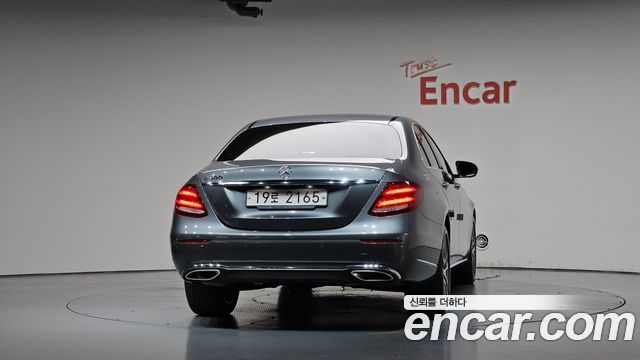 Mercedes-Benz E-Class (W213) E300 Exclusive Standard 2018 — фото 4