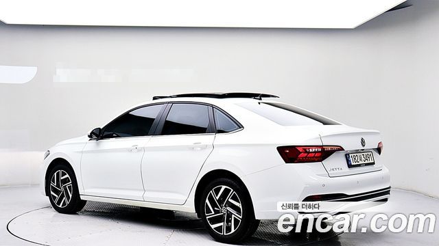 Volkswagen Jetta (VII) 1.5 TSI Prestige 2023 — фото 2