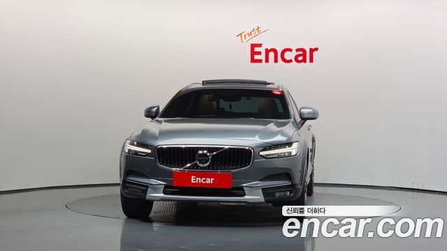 Volvo V90 Cross Country T5 Pro AWD 2018 — фото 3