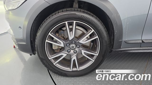 Volvo V90 Cross Country T5 Pro AWD 2018 — фото 5