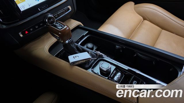 Volvo V90 Cross Country T5 Pro AWD 2018 — фото 9