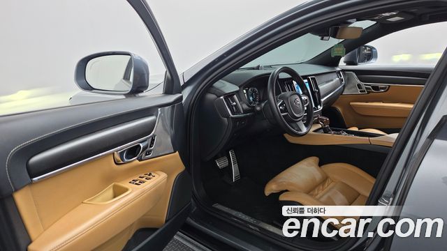 Volvo V90 Cross Country T5 Pro AWD 2018 — фото 10