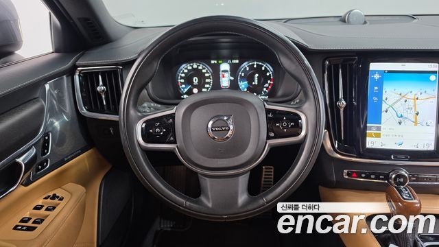 Volvo V90 Cross Country T5 Pro AWD 2018 — фото 13