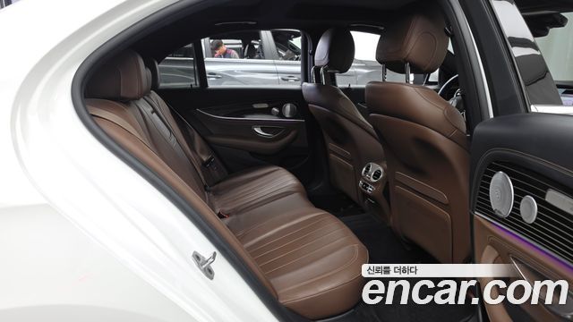 Mercedes-Benz E-Class (W213) E450 4MATIC Exclusive 2021 — фото 12