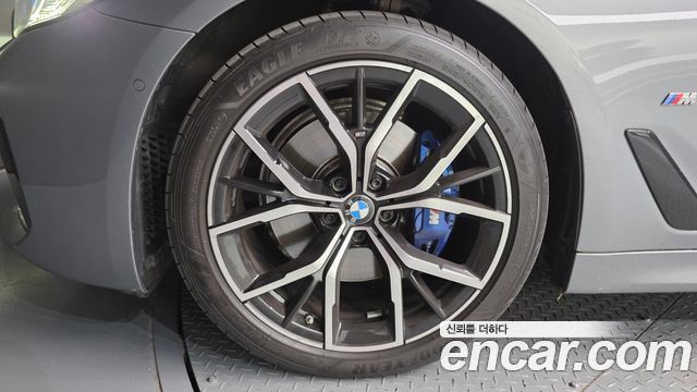 BMW 5 Series (G30) 530i xDrive M Sport Package 2023 — фото 5