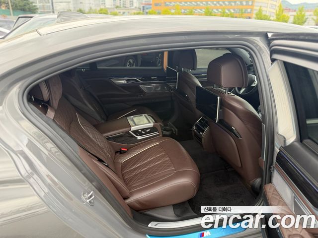 BMW 7 Series (G11) 730Ld xDrive M Sport 2022 — фото 17