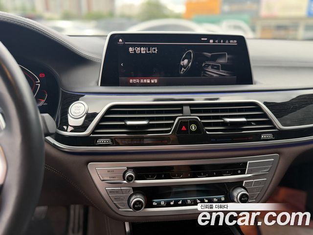 BMW 7 Series (G11) 730Ld xDrive M Sport 2022 — фото 19
