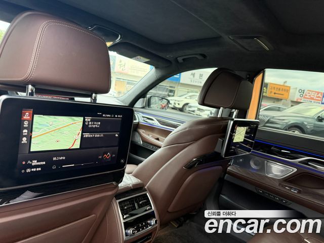 BMW 7 Series (G11) 730Ld xDrive M Sport 2022 — фото 24