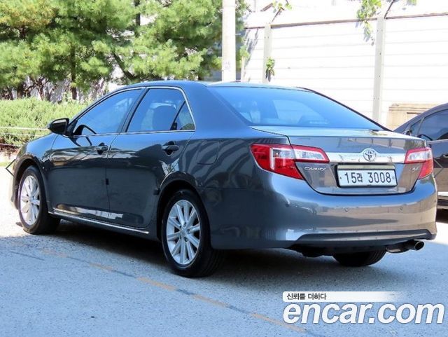 Toyota Camry 2.5 XLE 2013 — фото 3