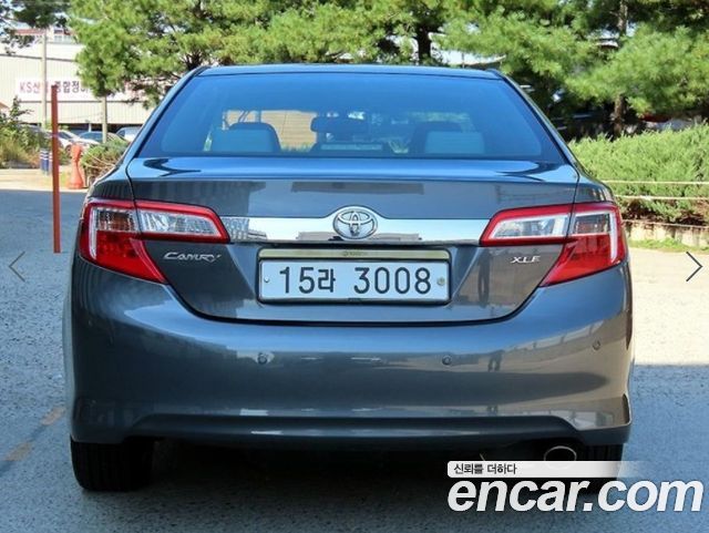 Toyota Camry 2.5 XLE 2013 — фото 4