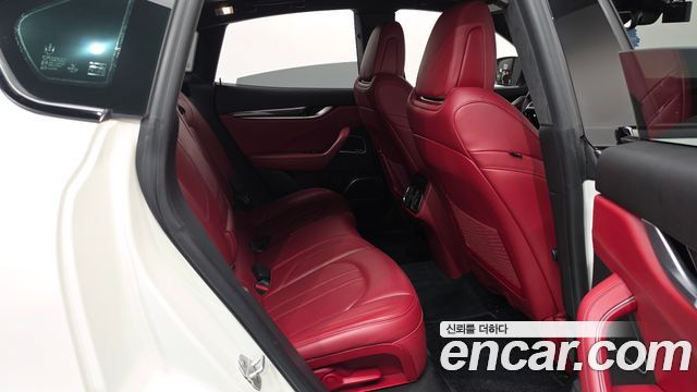 Maserati Levante 3.0 S AWD Sport 2017 — фото 12