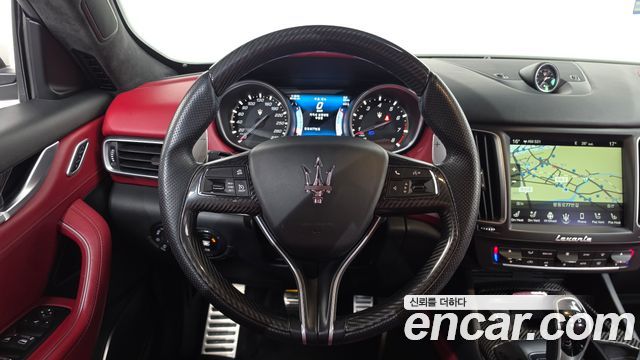 Maserati Levante 3.0 S AWD Sport 2017 — фото 13