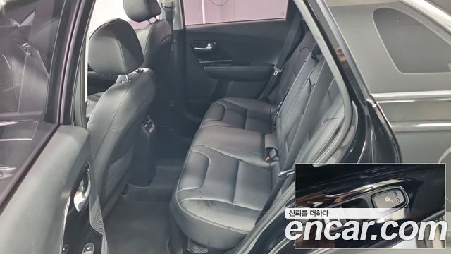 Kia Niro 1.6 HEV Noblesse Special 2021 — фото 15