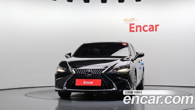 Lexus ES300h (VII) Executive 2023 — фото 3
