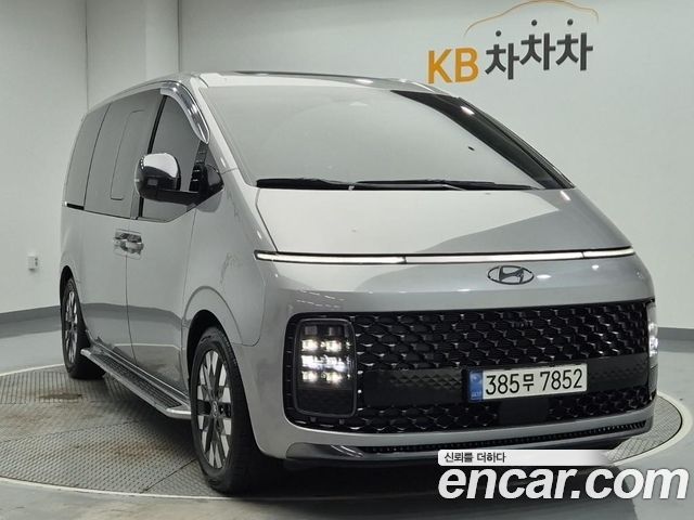 Hyundai Staria L3.5 Lounge 7-Seater Inspiration 2024 — фото 3