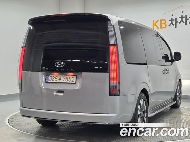 Hyundai Staria L3.5 Lounge 7-Seater Inspiration 2024 — фото 4