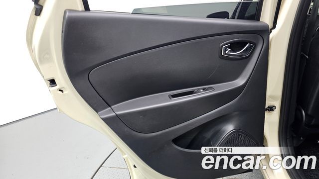 Renault Korea QM3 RE 2015 — фото 25
