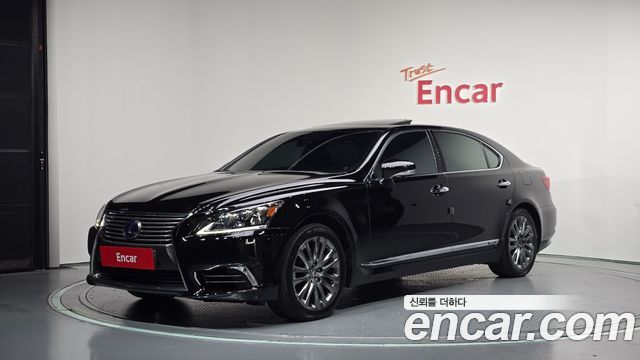 Lexus LS600hL 5-Seats Ottoman XF40 2014 — фото 1
