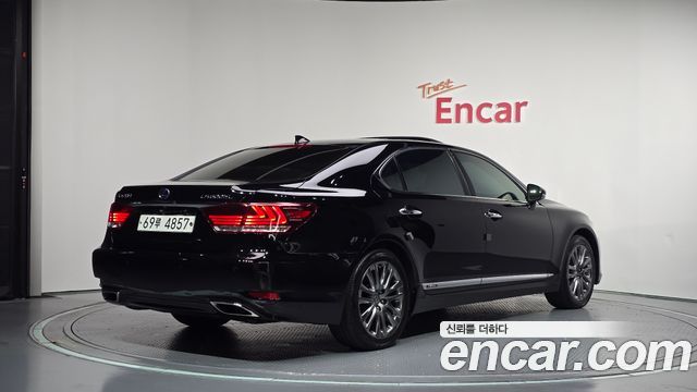 Lexus LS600hL 5-Seats Ottoman XF40 2014 — фото 2