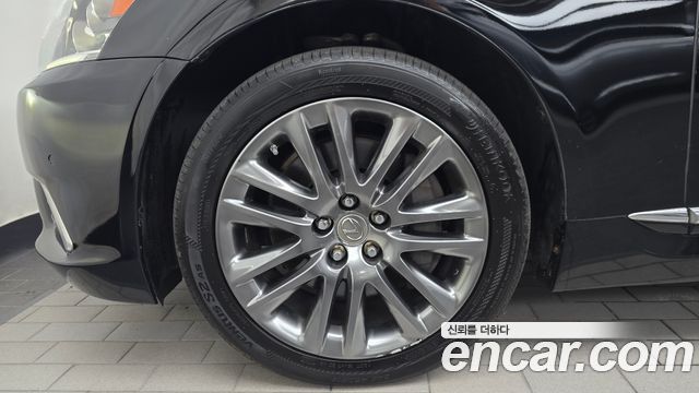 Lexus LS600hL 5-Seats Ottoman XF40 2014 — фото 5