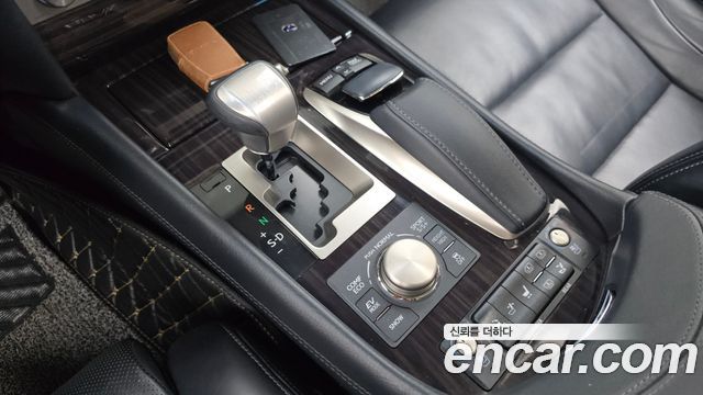 Lexus LS600hL 5-Seats Ottoman XF40 2014 — фото 9