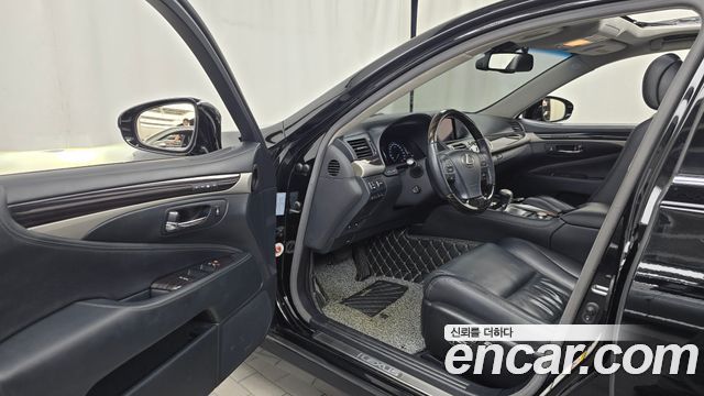 Lexus LS600hL 5-Seats Ottoman XF40 2014 — фото 10